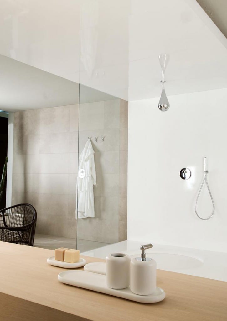 sistema de ducha serie goccia iconno 725x1024 - GRIFERÍA