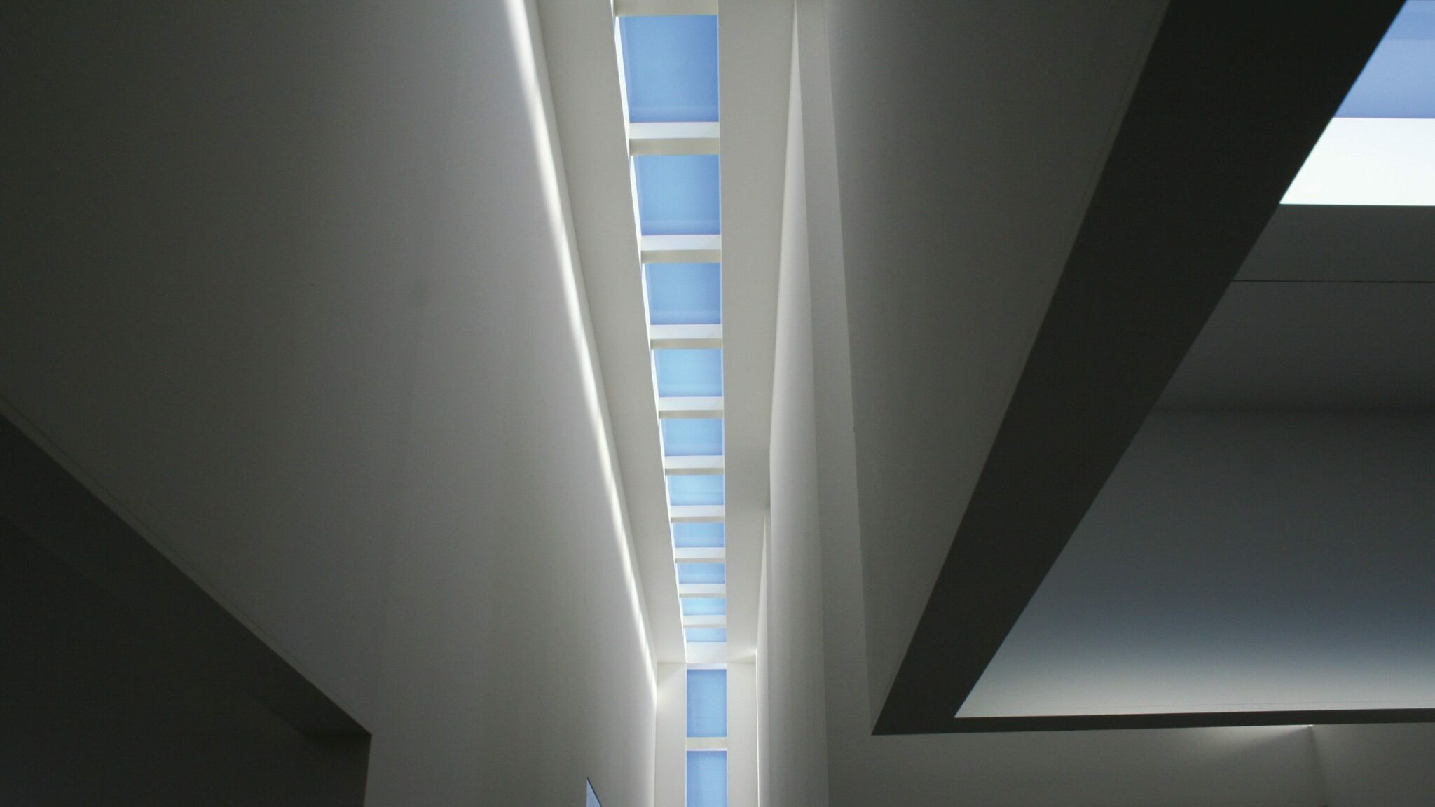CoeLux LS Array Milano Design Week 2 min e1646746107165 scaled - Sistemas de iluminación de aspecto natural